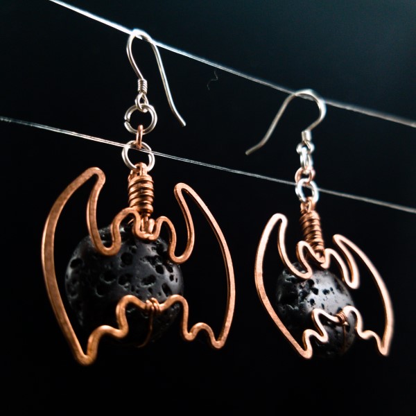 Curved Bat Earrings – Details