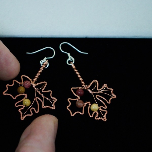 Big Leaf Maple and Mookaite Jasper Copper Earrings – Top In Hand (1)-2 (RR)