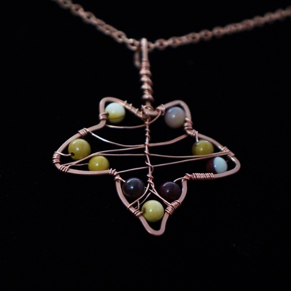 English Ivy Leaf Copper Necklace – Mookaite Jasper – Top (1)-2 (RR)