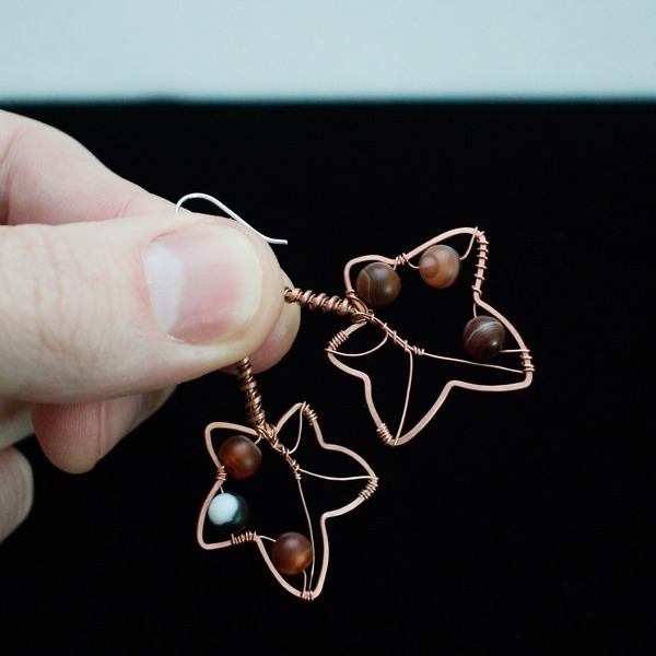 English Ivy Leaf and Sardonyx Copper Earrings – In Hand (12)-2 (RR)