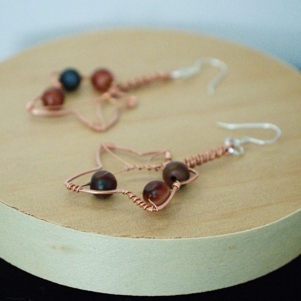 English Ivy Leaf and Sardonyx Copper Earrings – Staged Wooden (1)-2 (RR)