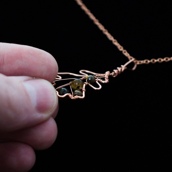 English Oak Leaf Copper Necklace – Tiger Eye – Side (3)-2 (RR)