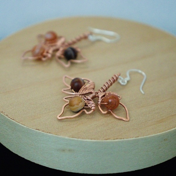 Poison Ivy Leaflet and Sardonyx Copper Earrings – Staged Wooden (3)-2 (RR)
