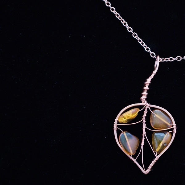Quaking Aspen Leaf Copper Necklace – Amber – Top (2)-3 (RR)