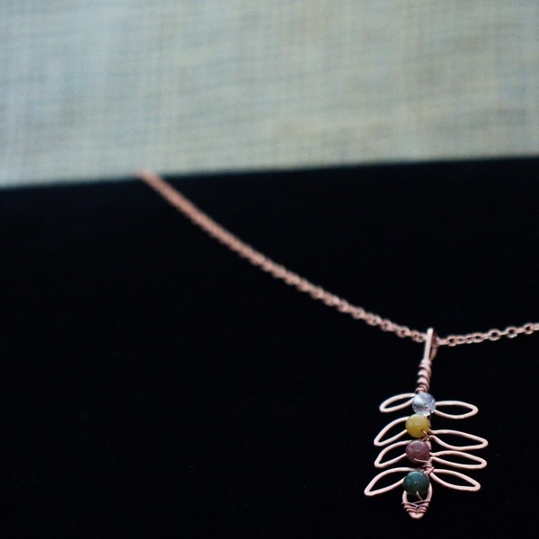 Willow Leaflet Copper Necklace – Mixed Rutilated Quartz – Top Pinterest (19)-2 (RR)