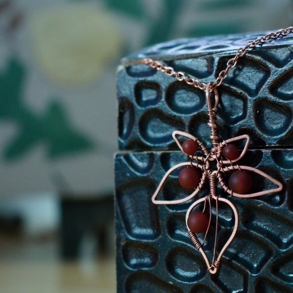 Blackberry Leaflet – Carnelian – Copper Necklace